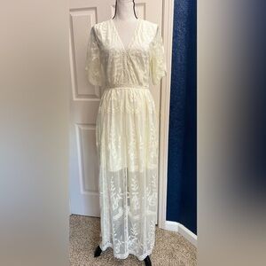 Chic Ivory Lace Maxi Dress